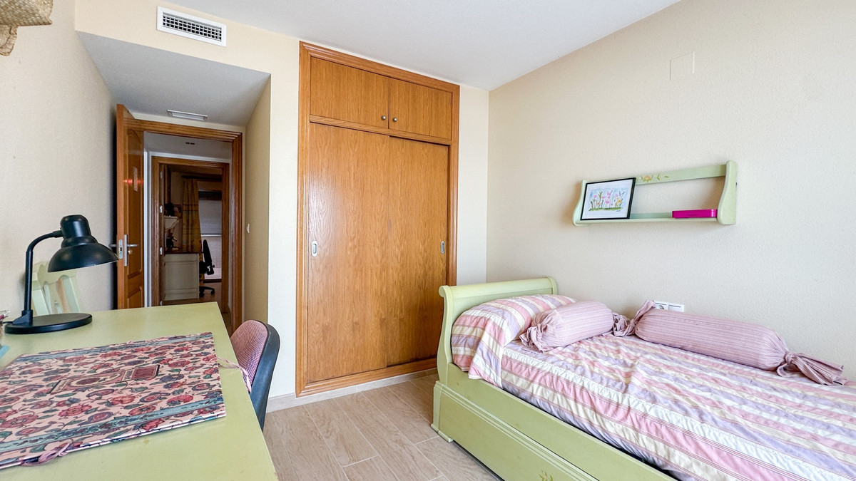 Se vende Apartamento Planta Media de 4 dormitorios en Costa Blanca, Alicante, España