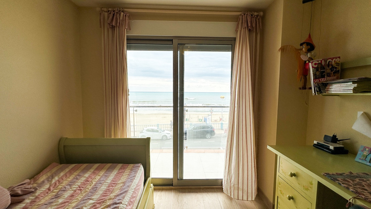 Se vende Apartamento Planta Media de 4 dormitorios en Costa Blanca, Alicante, España