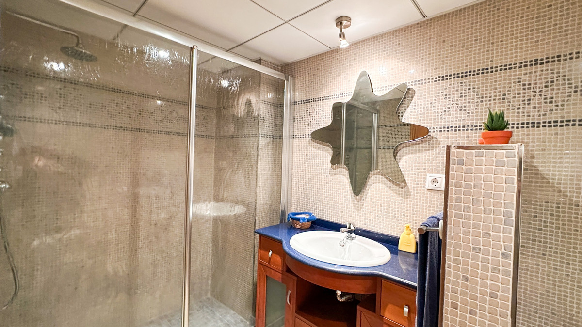 Se vende Apartamento Planta Media de 4 dormitorios en Costa Blanca, Alicante, España