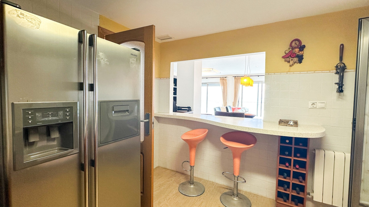Se vende Apartamento Planta Media de 4 dormitorios en Costa Blanca, Alicante, España