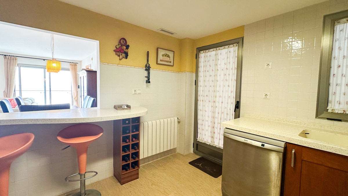 Se vende Apartamento Planta Media de 4 dormitorios en Costa Blanca, Alicante, España
