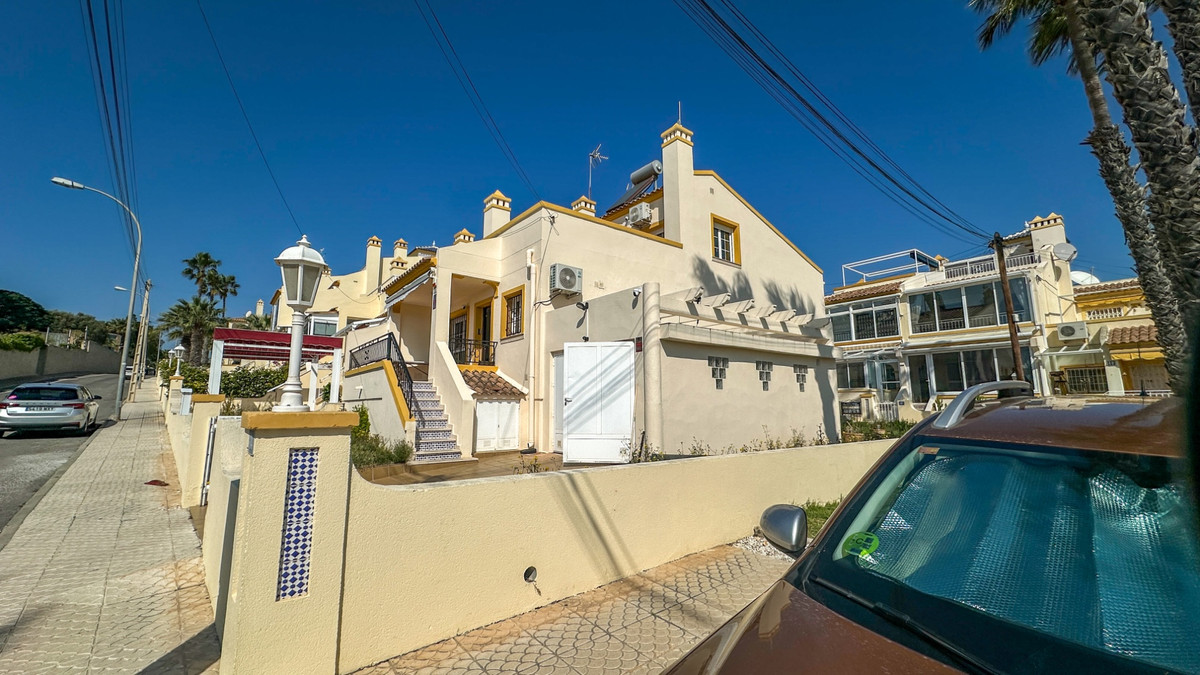 3 Bed Apartment for sale in Villamartin Costa Blanca, Alicante, Spain