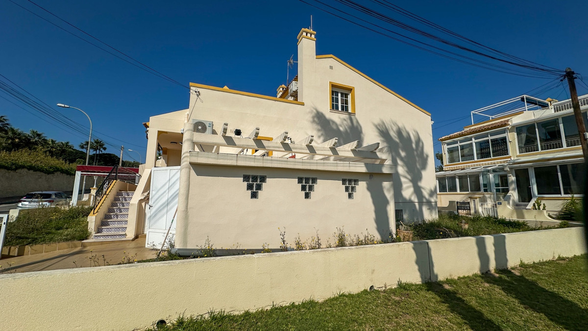 3 Bed Apartment for sale in Villamartin Costa Blanca, Alicante, Spain