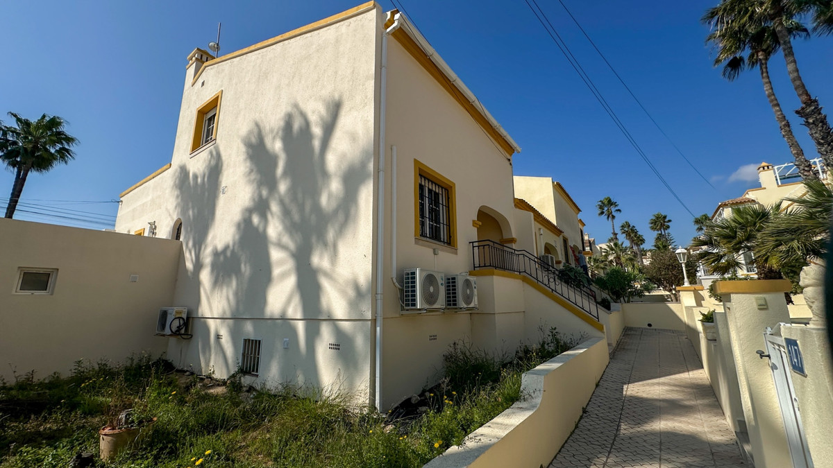 3 Bed Apartment for sale in Villamartin Costa Blanca, Alicante, Spain