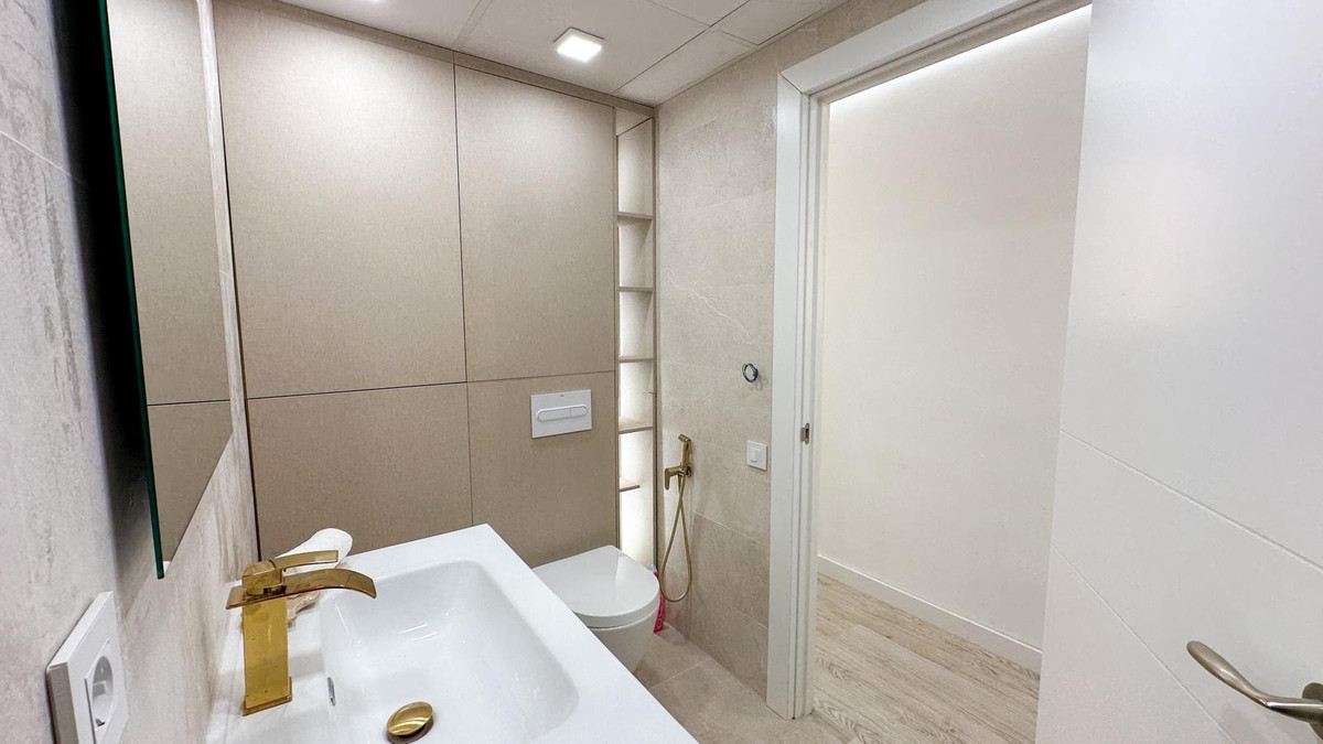2 Bed Apartment for sale in Torrevieja Costa Blanca, Alicante, Spain