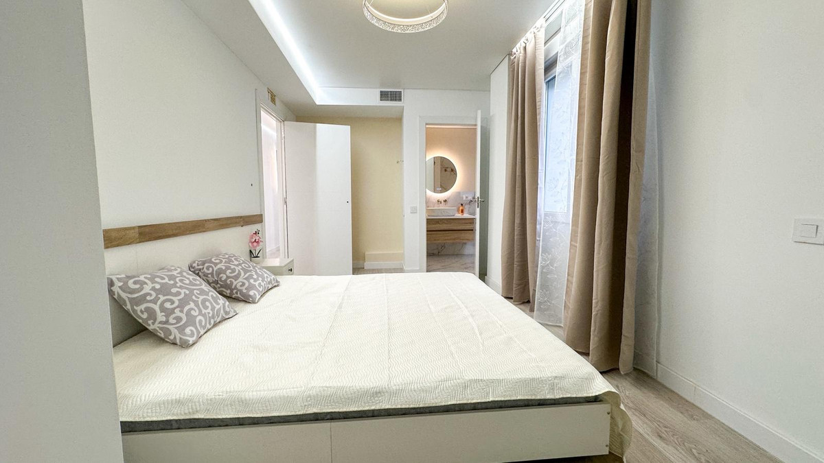 2 Bed Apartment for sale in Torrevieja Costa Blanca, Alicante, Spain