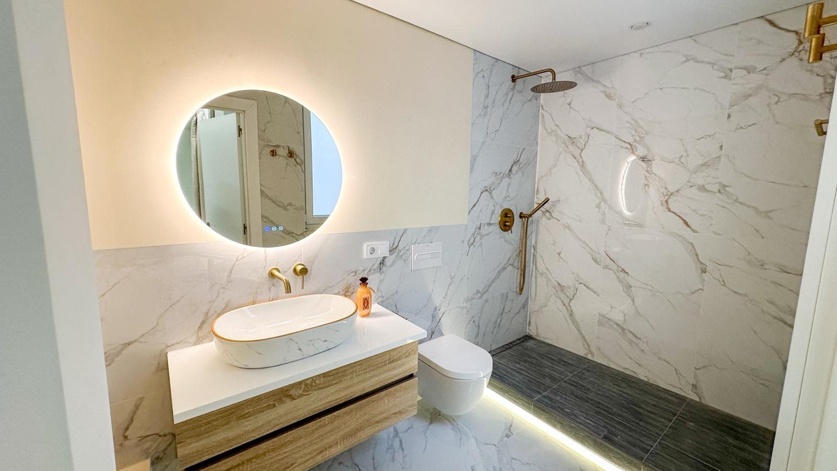 2 Bed Apartment for sale in Torrevieja Costa Blanca, Alicante, Spain
