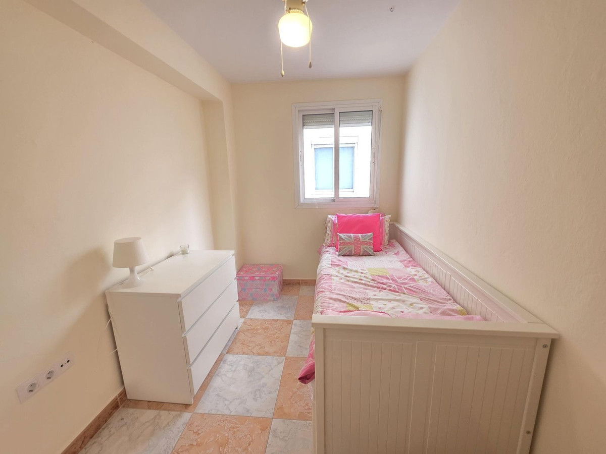 Se vende Apartamento Planta Media de 3 dormitorios en Costa Del Sol, Málaga, España