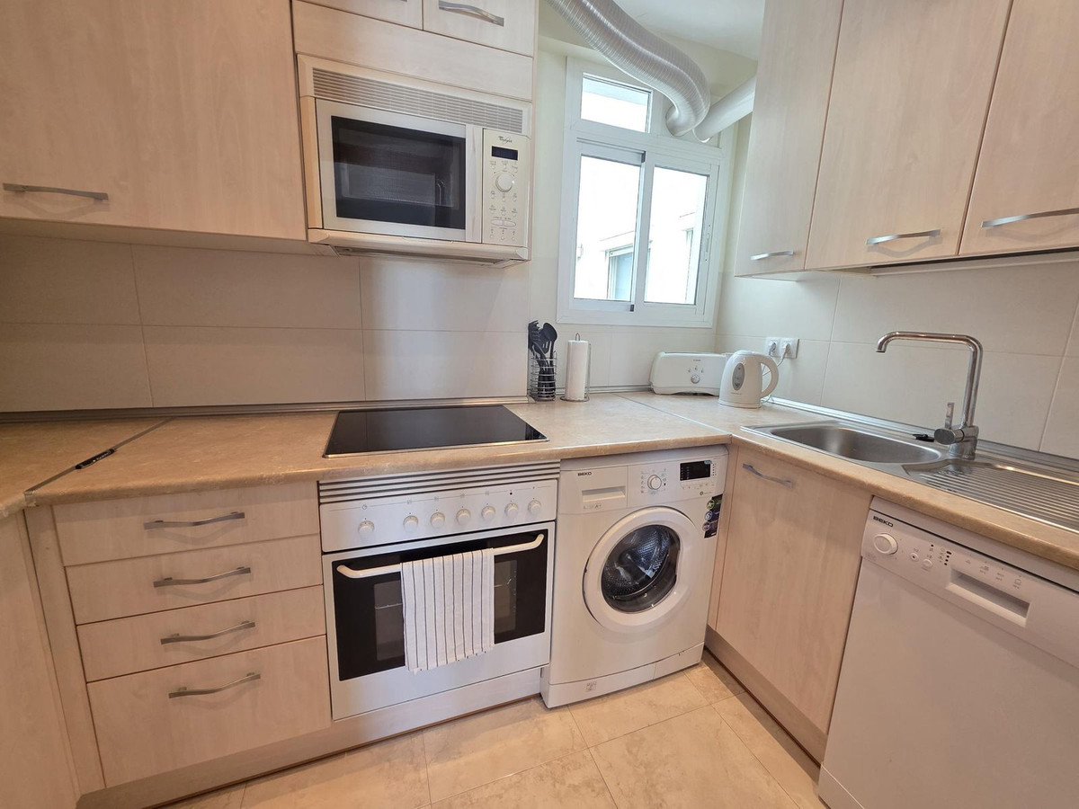 Se vende Apartamento Planta Media de 3 dormitorios en Costa Del Sol, Málaga, España