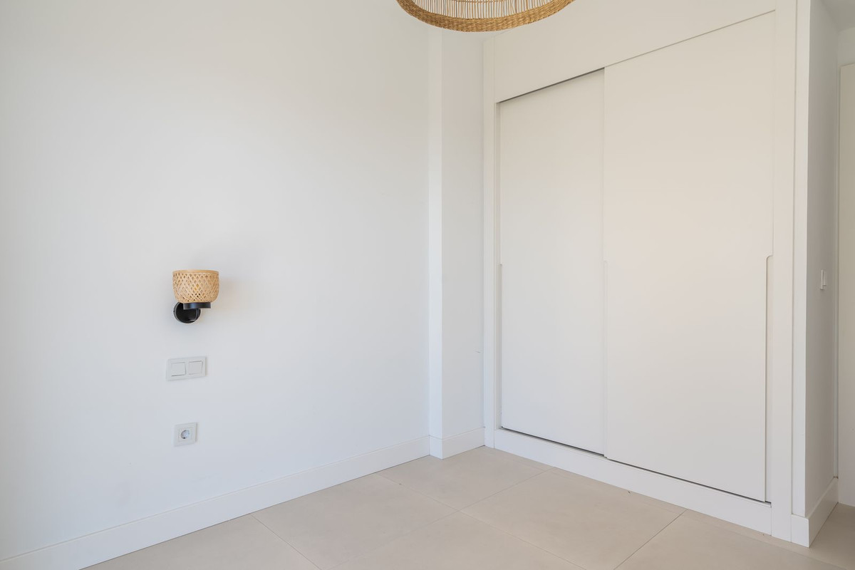 2 Bed Apartment for sale in Fuengirola Costa Del Sol, Málaga, Spain