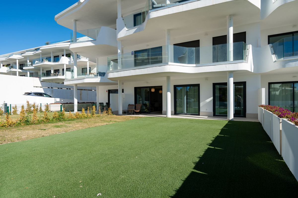 2 Bed Apartment for sale in Fuengirola Costa Del Sol, Málaga, Spain