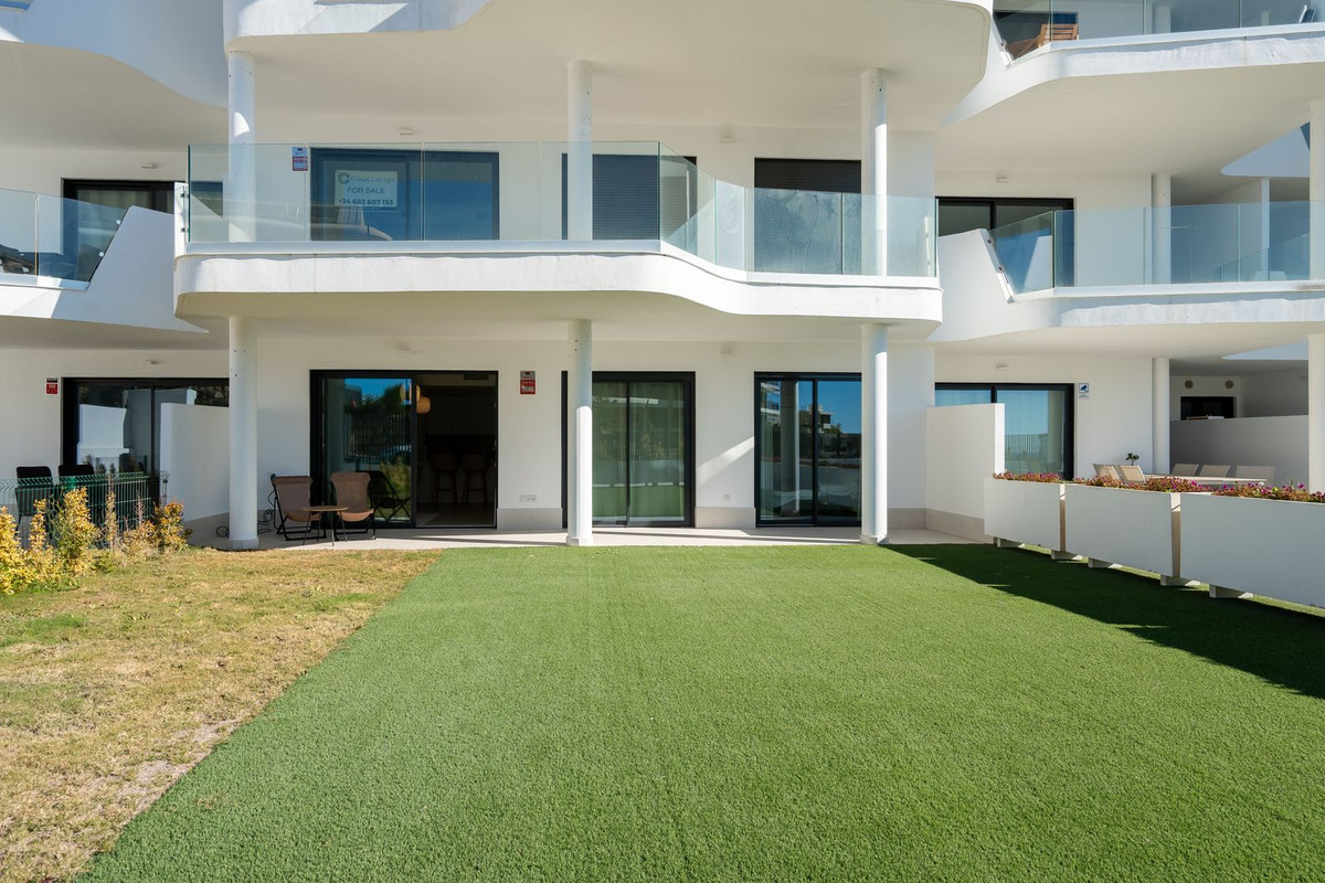 2 Bed Apartment for sale in Fuengirola Costa Del Sol, Málaga, Spain