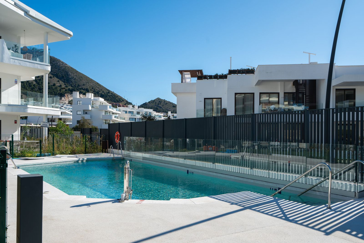 2 Bed Apartment for sale in Fuengirola Costa Del Sol, Málaga, Spain