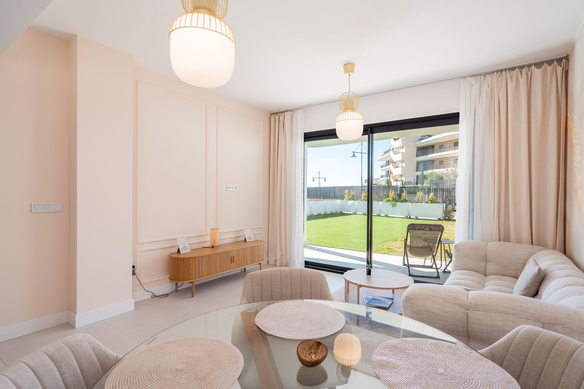 2 Bed Apartment for sale in Fuengirola Costa Del Sol, Málaga, Spain