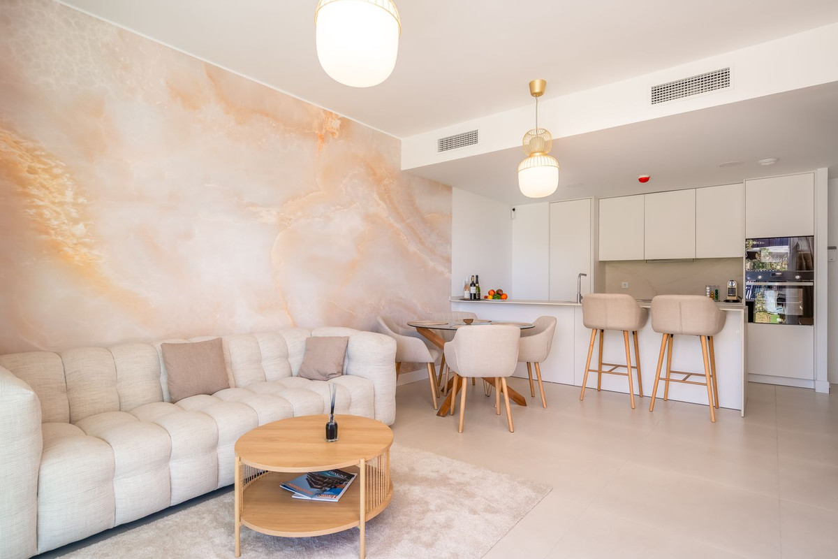 2 Bed Apartment for sale in Fuengirola Costa Del Sol, Málaga, Spain
