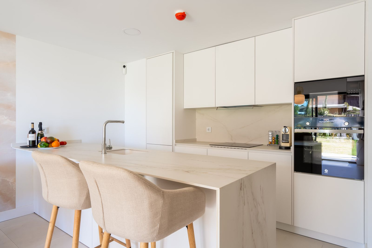 2 Bed Apartment for sale in Fuengirola Costa Del Sol, Málaga, Spain