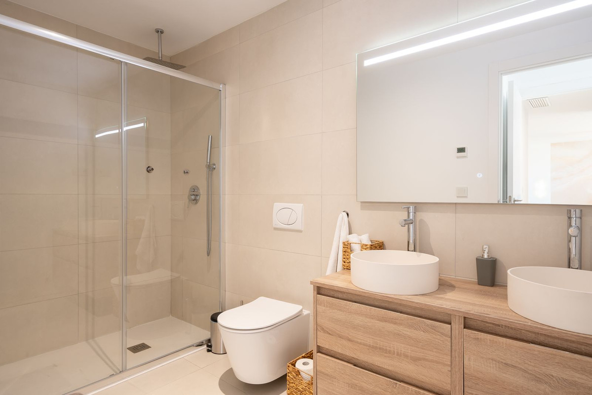 2 Bed Apartment for sale in Fuengirola Costa Del Sol, Málaga, Spain