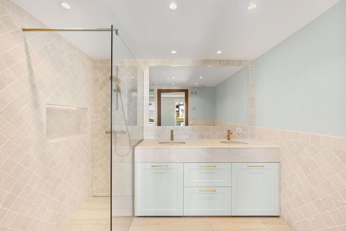 3 Bed Apartment for sale in Nueva Andalucía Costa Del Sol, Málaga, Spain