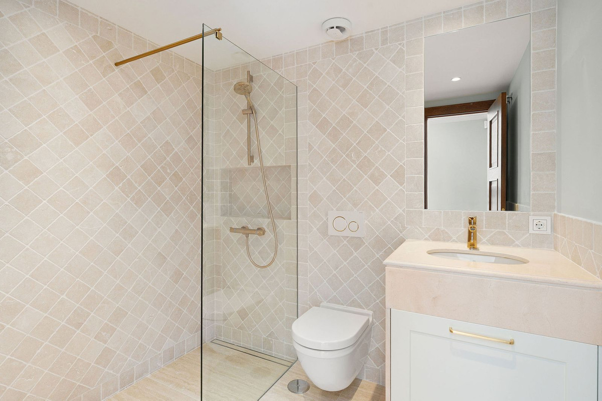 3 Bed Apartment for sale in Nueva Andalucía Costa Del Sol, Málaga, Spain