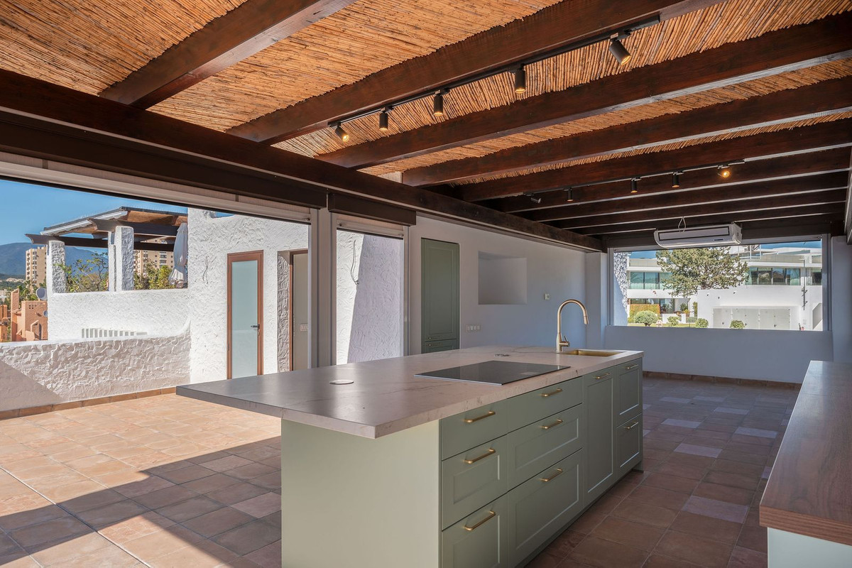 3 Bed Apartment for sale in Nueva Andalucía Costa Del Sol, Málaga, Spain