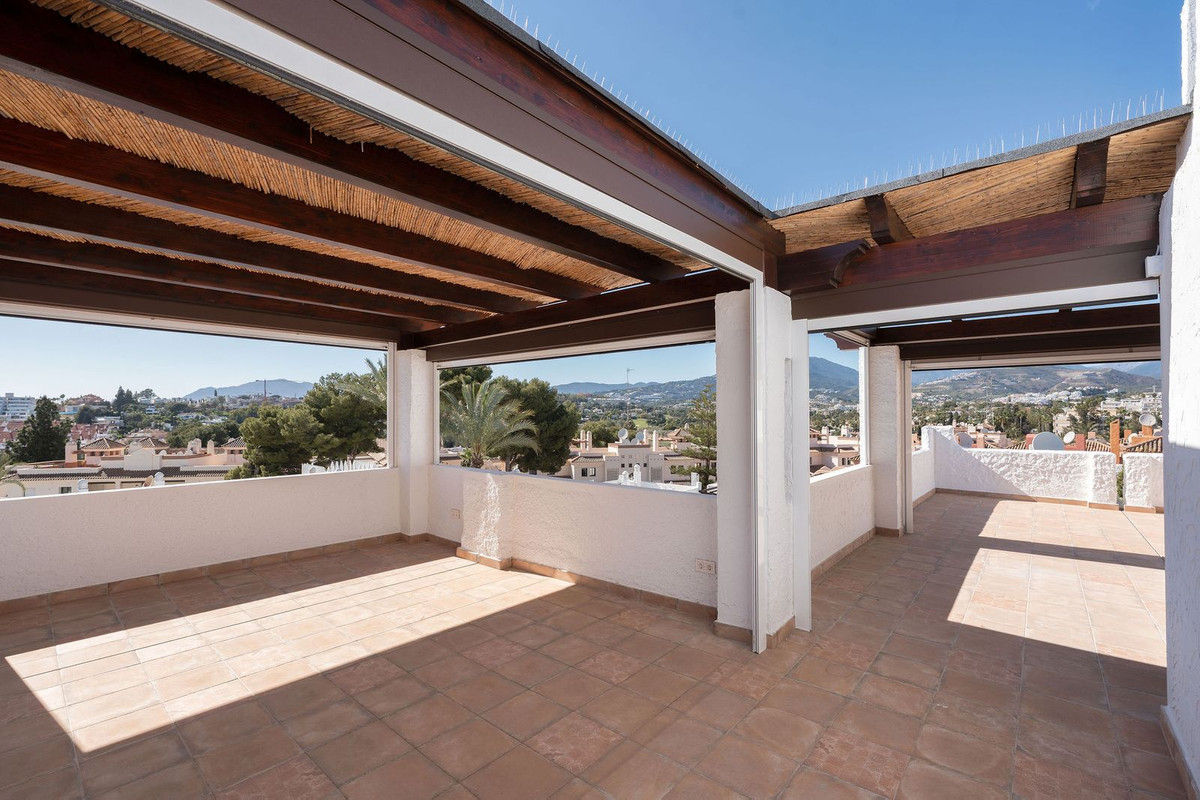 3 Bed Apartment for sale in Nueva Andalucía Costa Del Sol, Málaga, Spain