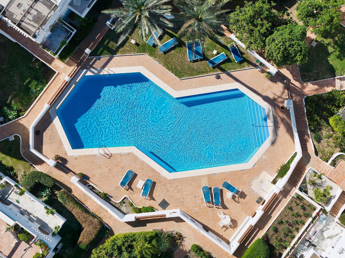 3 Bed Apartment for sale in Nueva Andalucía Costa Del Sol, Málaga, Spain