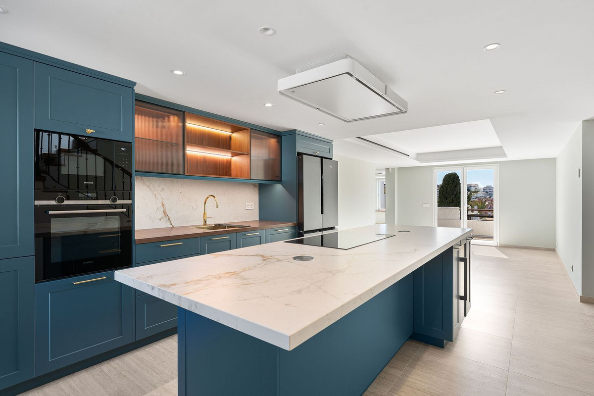 3 Bed Apartment for sale in Nueva Andalucía Costa Del Sol, Málaga, Spain