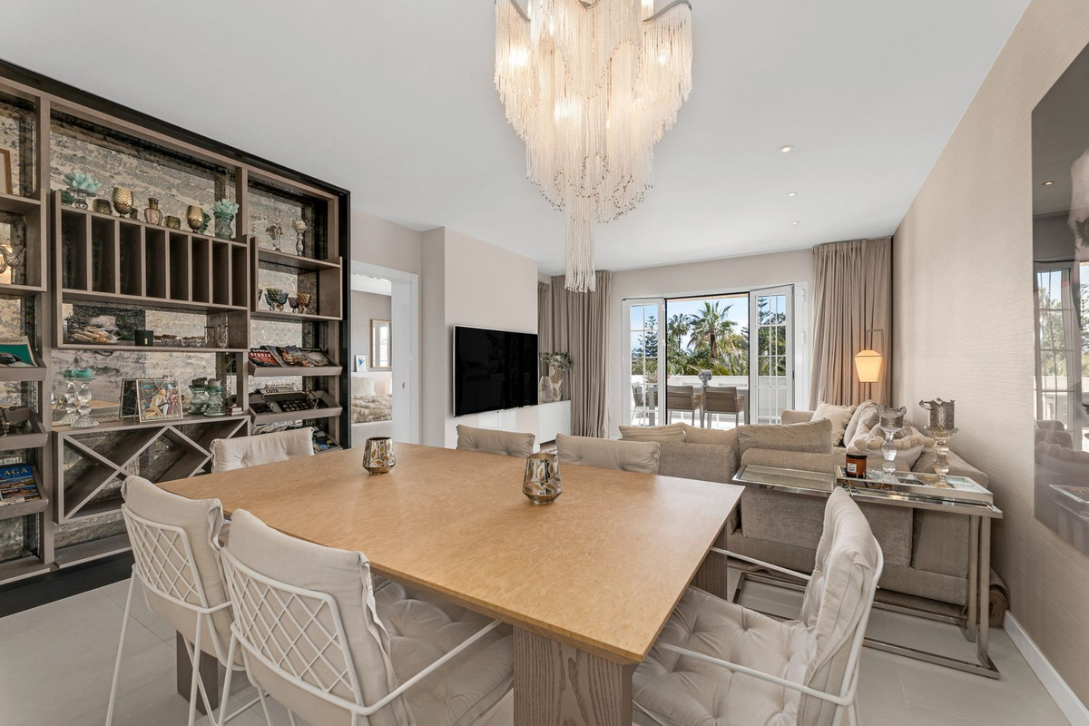 3 Bed Apartment for sale in The Golden Mile Costa Del Sol, Málaga, Spain