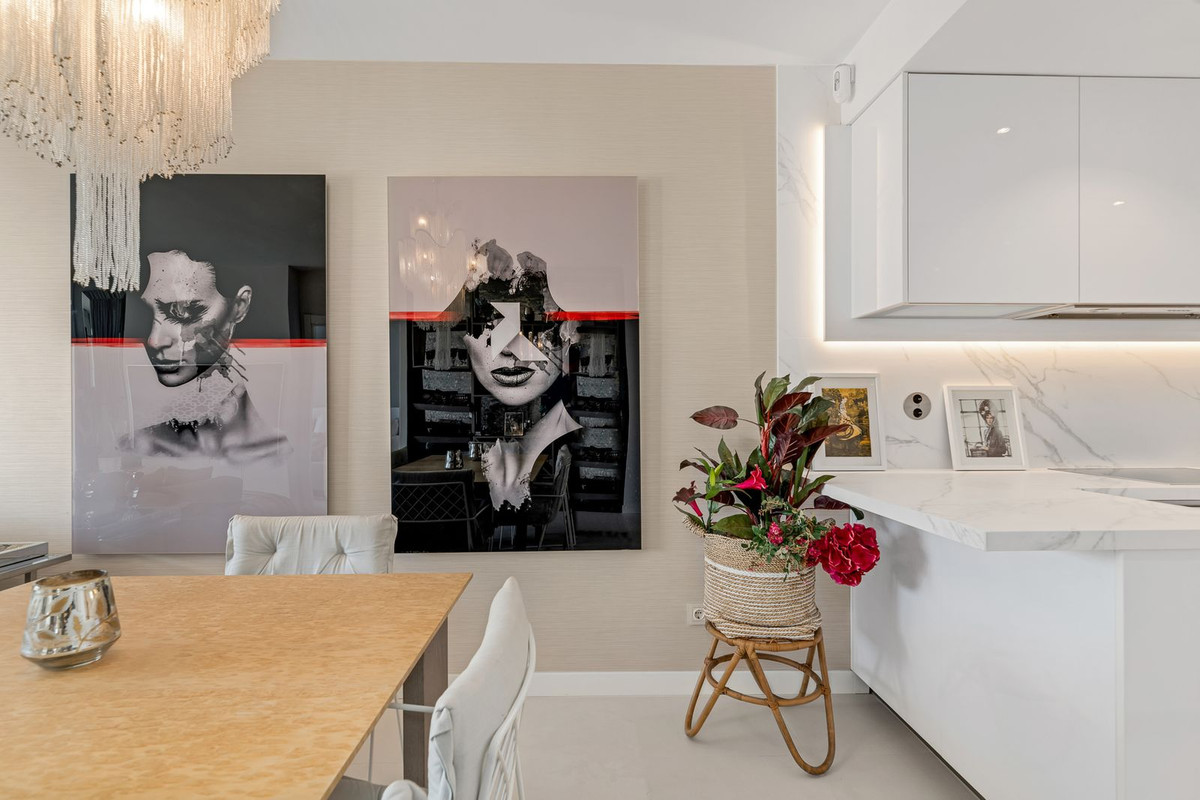 3 Bed Apartment for sale in The Golden Mile Costa Del Sol, Málaga, Spain