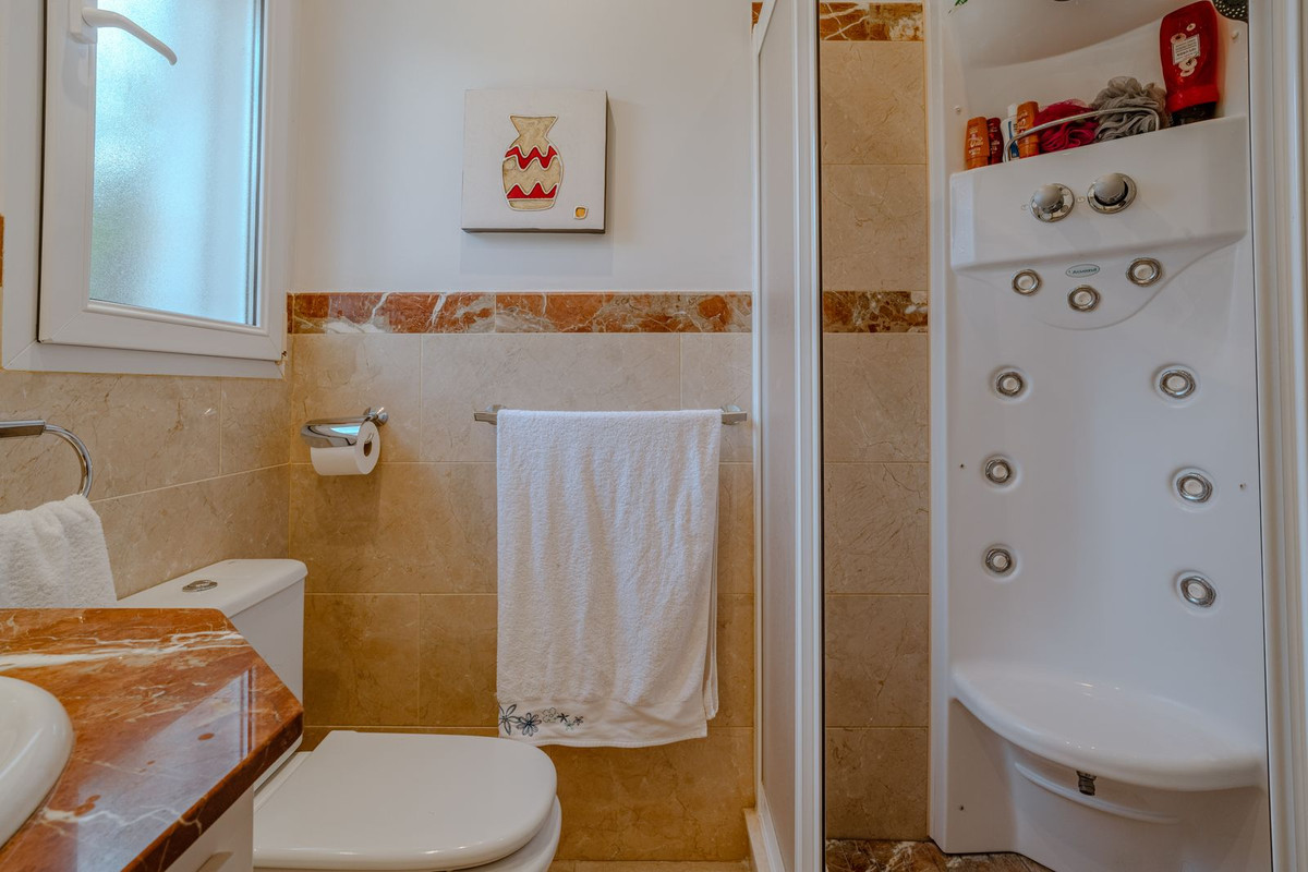 5 Bed Townhouse for sale in El Paraiso Costa Del Sol, Málaga, Spain