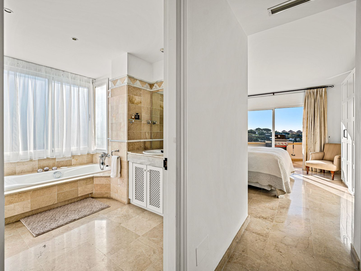 3 Bed Apartment for sale in Elviria Costa Del Sol, Málaga, Spain