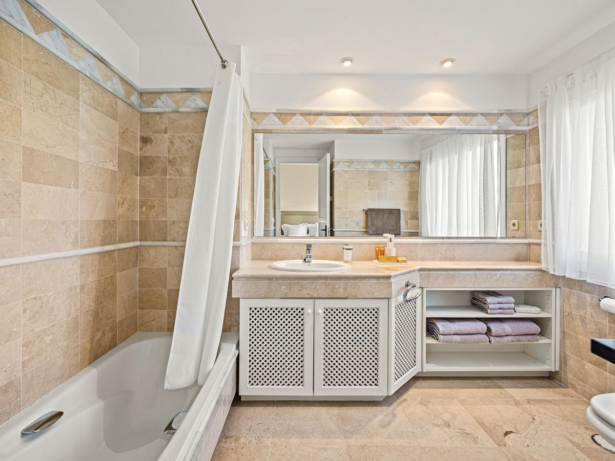 3 Bed Apartment for sale in Elviria Costa Del Sol, Málaga, Spain