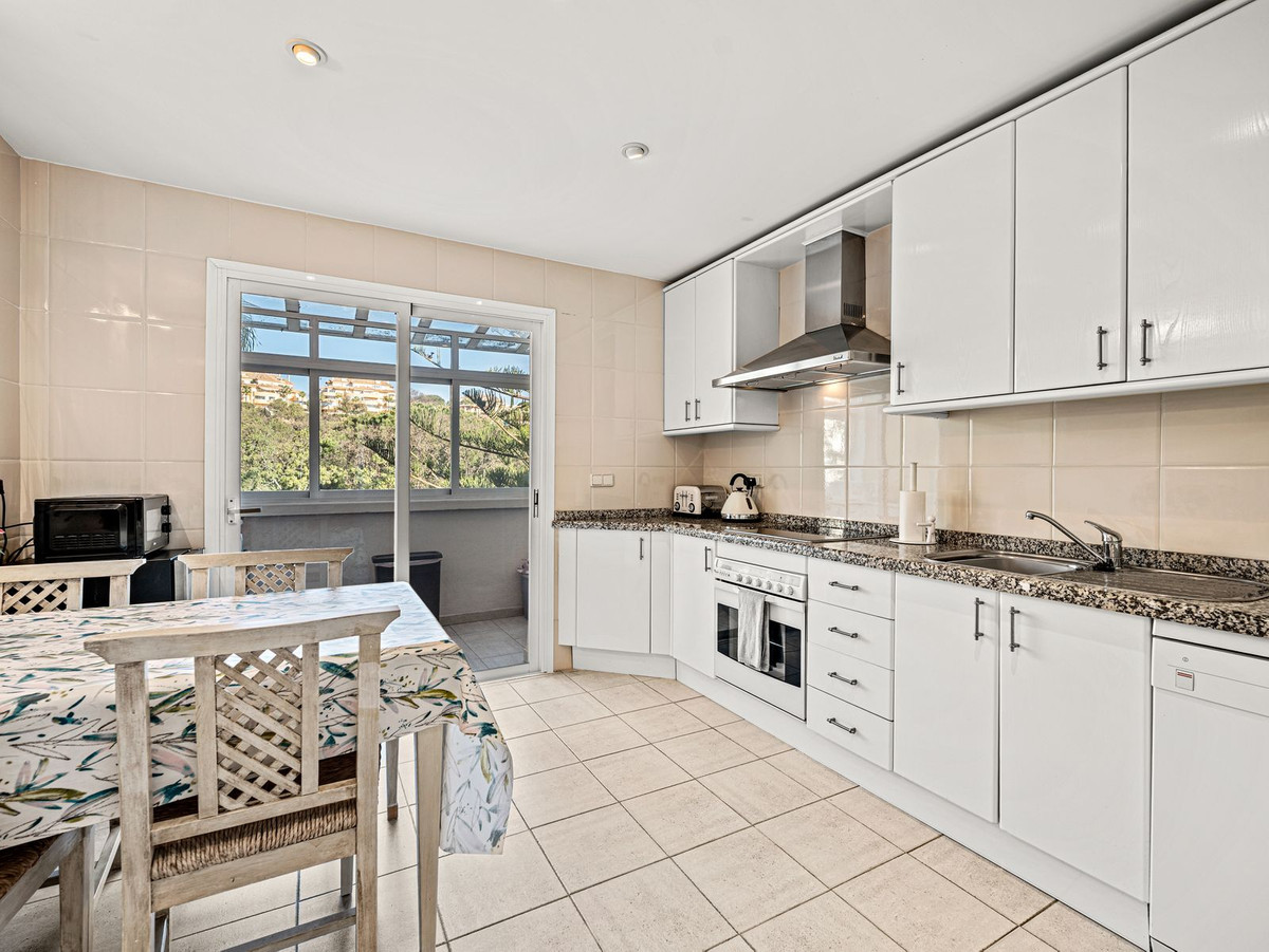 3 Bed Apartment for sale in Elviria Costa Del Sol, Málaga, Spain
