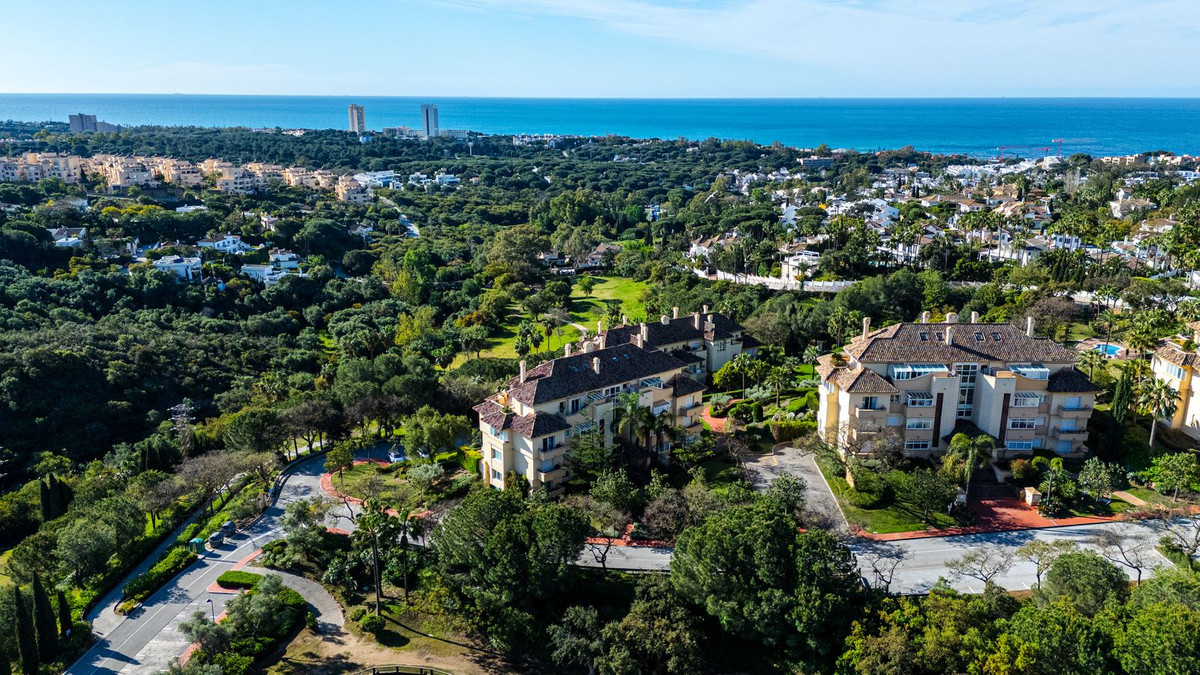 3 Bed Apartment for sale in Elviria Costa Del Sol, Málaga, Spain