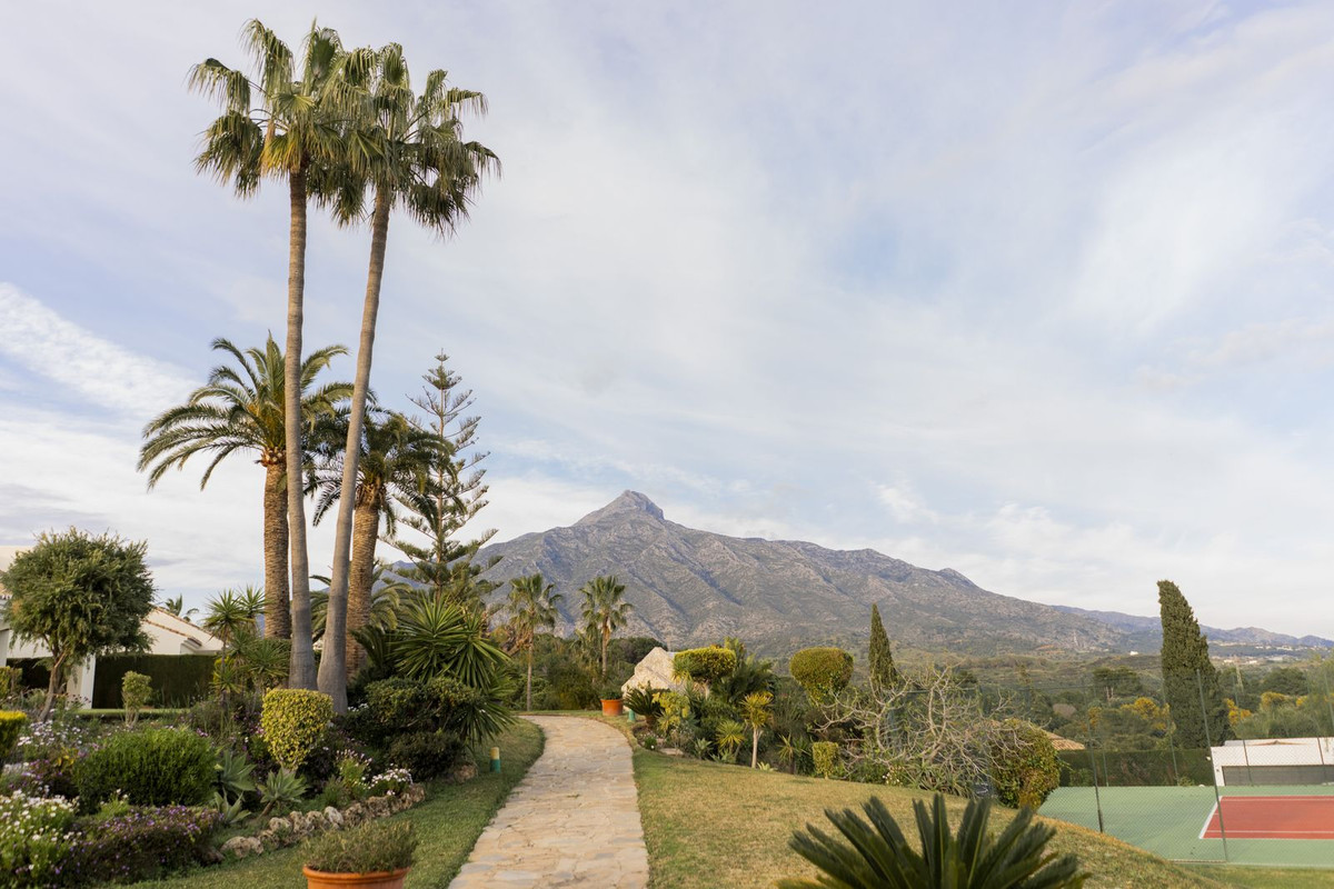 3 Bed Townhouse for sale in Nueva Andalucía Costa Del Sol, Málaga, Spain