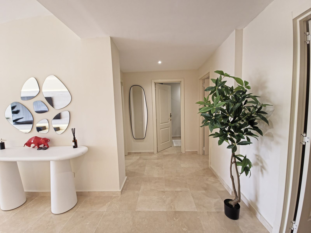 2 Bed Apartment for sale in Benahavís Costa Del Sol, Málaga, Spain