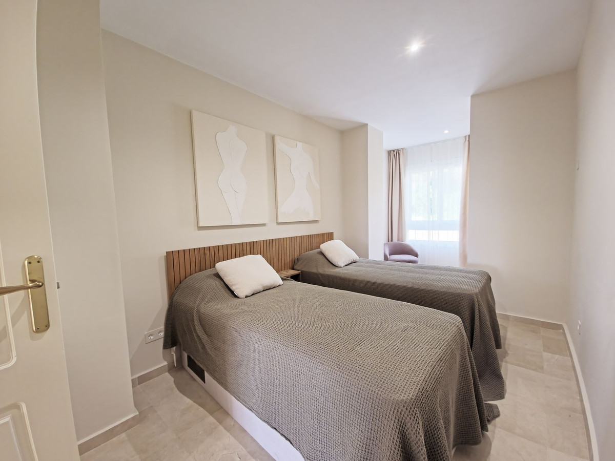 2 Bed Apartment for sale in Benahavís Costa Del Sol, Málaga, Spain