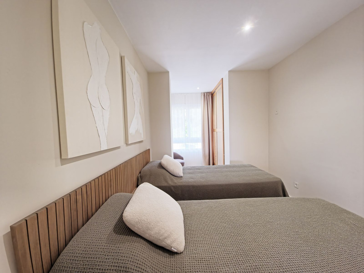2 Bed Apartment for sale in Benahavís Costa Del Sol, Málaga, Spain