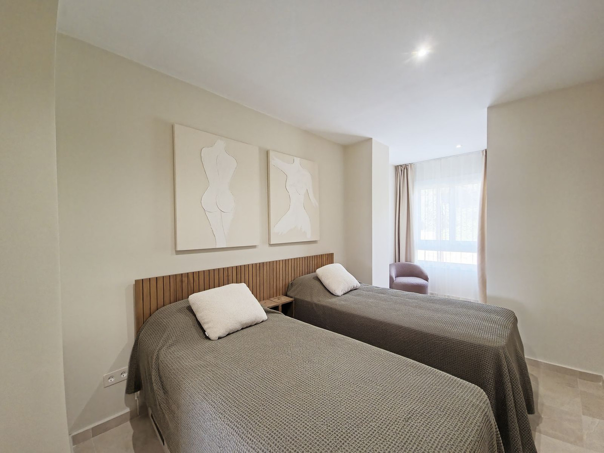 2 Bed Apartment for sale in Benahavís Costa Del Sol, Málaga, Spain