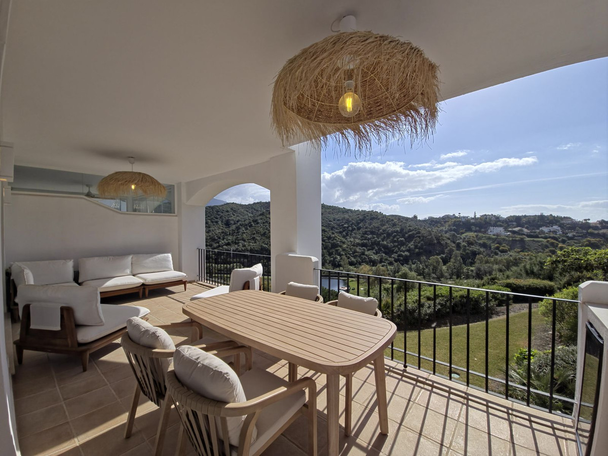 2 Bed Apartment for sale in Benahavís Costa Del Sol, Málaga, Spain
