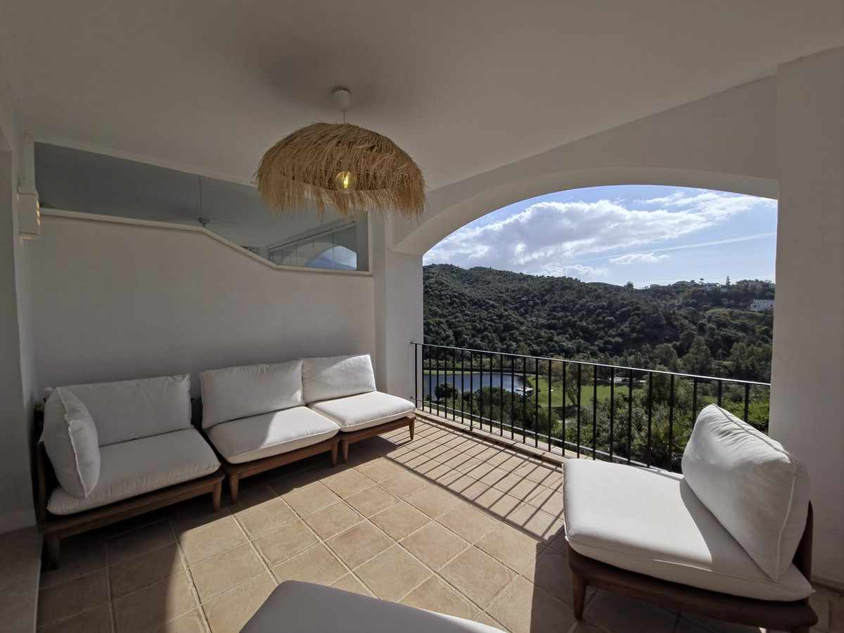 2 Bed Apartment for sale in Benahavís Costa Del Sol, Málaga, Spain