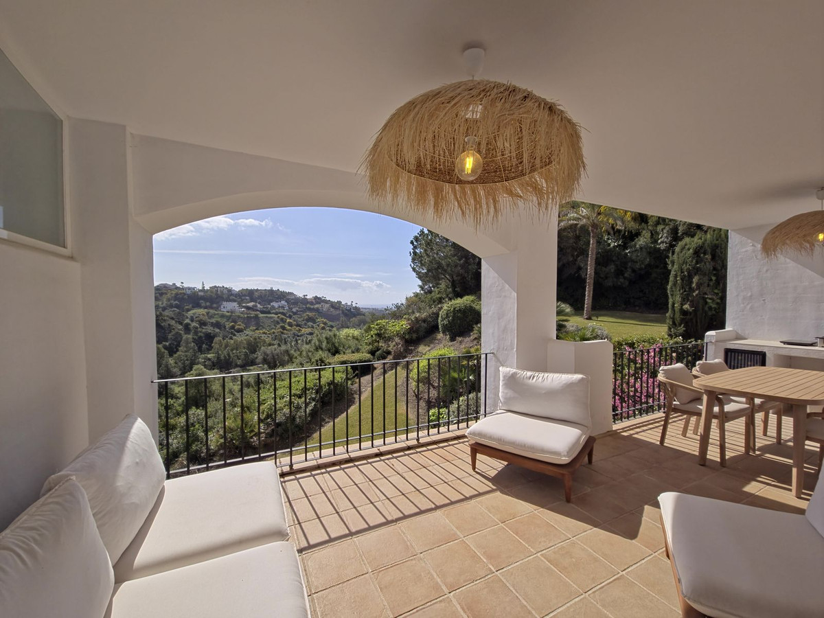 2 Bed Apartment for sale in Benahavís Costa Del Sol, Málaga, Spain