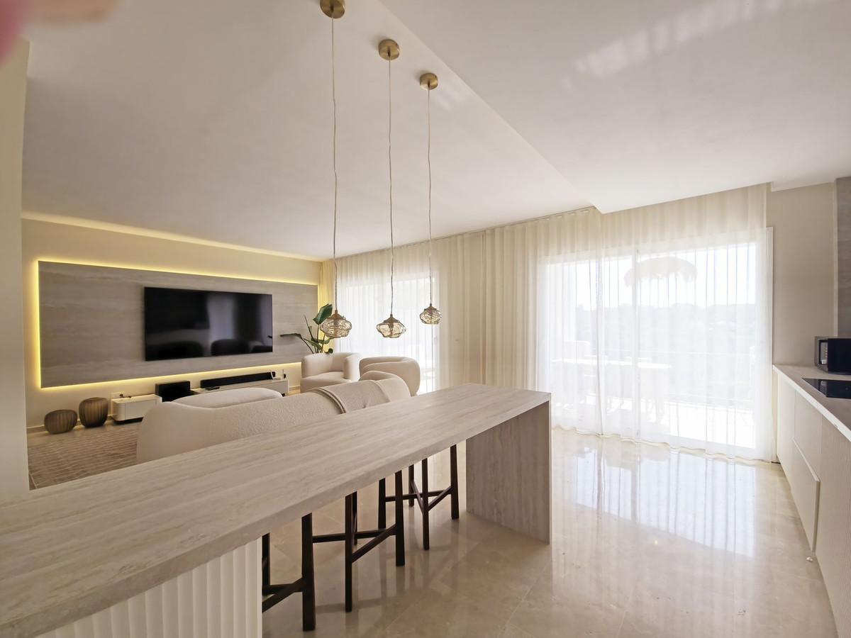 2 Bed Apartment for sale in Benahavís Costa Del Sol, Málaga, Spain