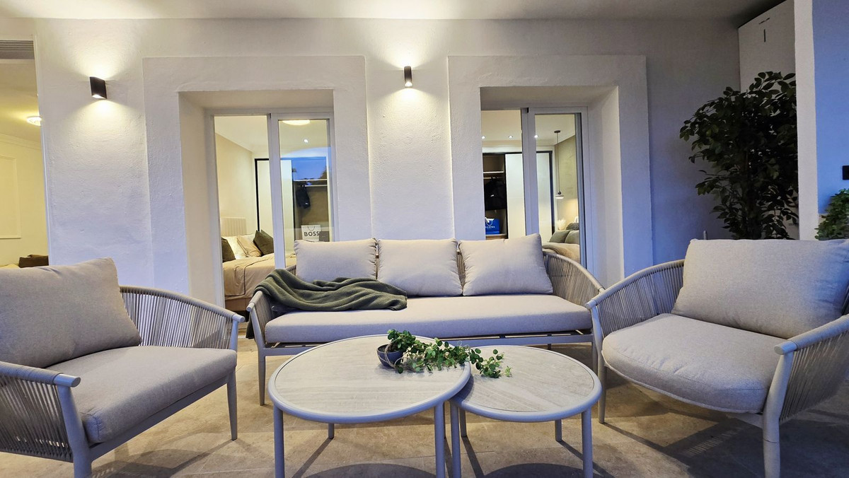 3 Bed Apartment for sale in La Quinta Costa Del Sol, Málaga, Spain
