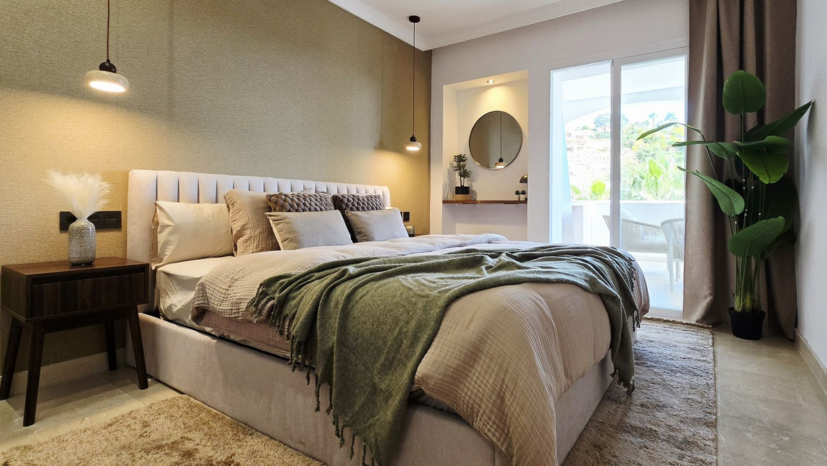 3 Bed Apartment for sale in La Quinta Costa Del Sol, Málaga, Spain