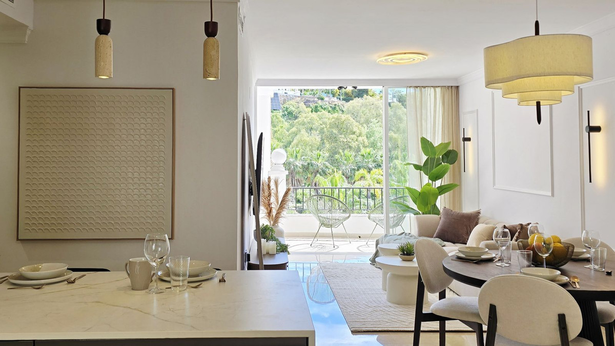 3 Bed Apartment for sale in La Quinta Costa Del Sol, Málaga, Spain