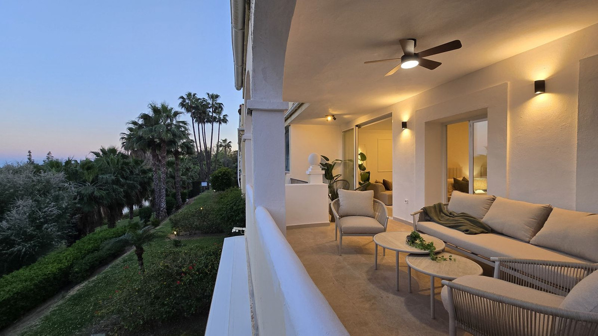 3 Bed Apartment for sale in La Quinta Costa Del Sol, Málaga, Spain
