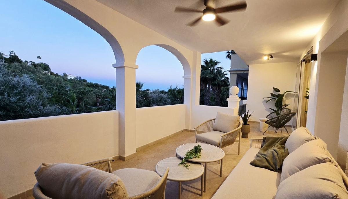 3 Bed Apartment for sale in La Quinta Costa Del Sol, Málaga, Spain