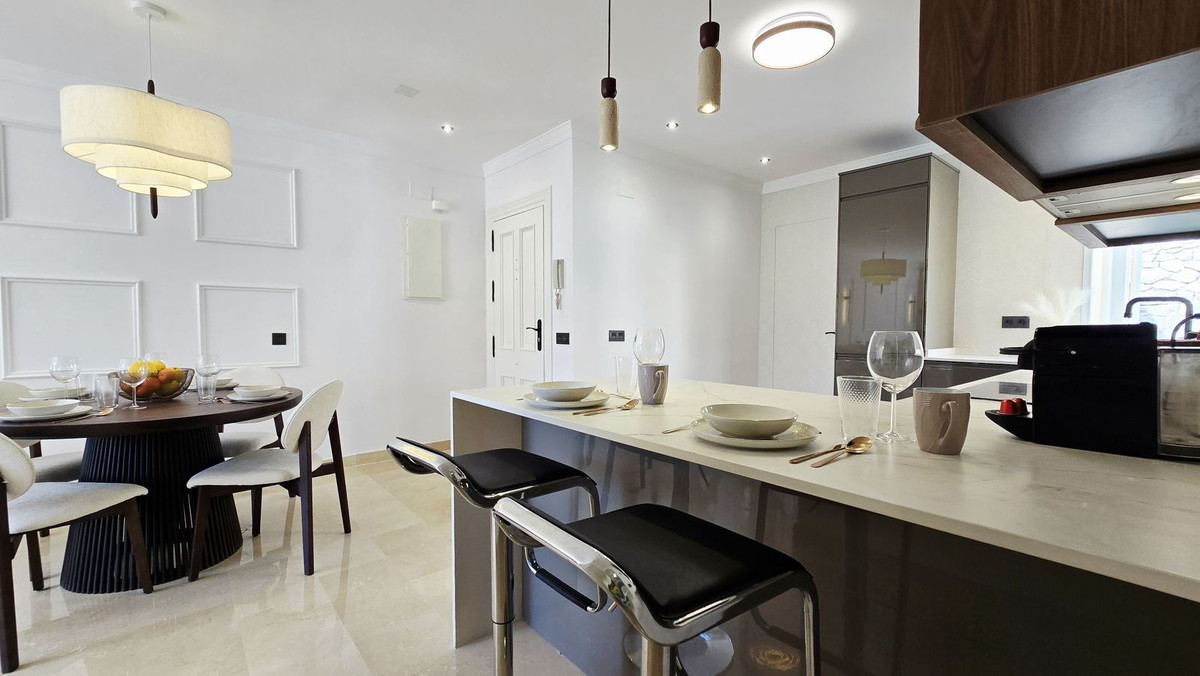 3 Bed Apartment for sale in La Quinta Costa Del Sol, Málaga, Spain