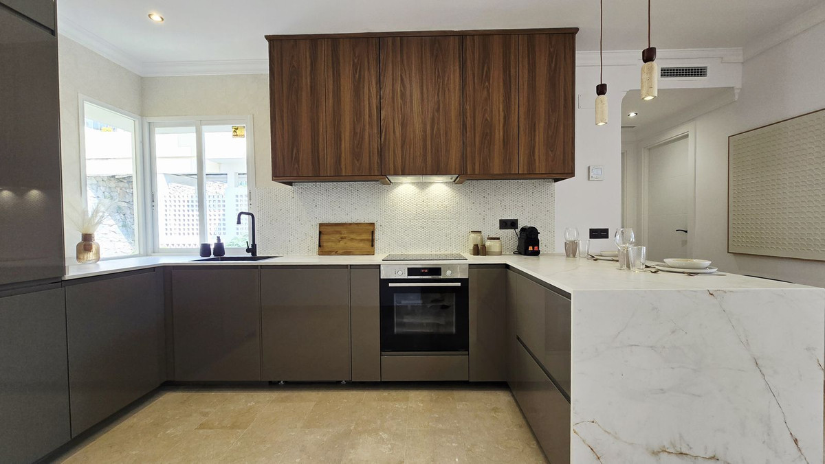 3 Bed Apartment for sale in La Quinta Costa Del Sol, Málaga, Spain